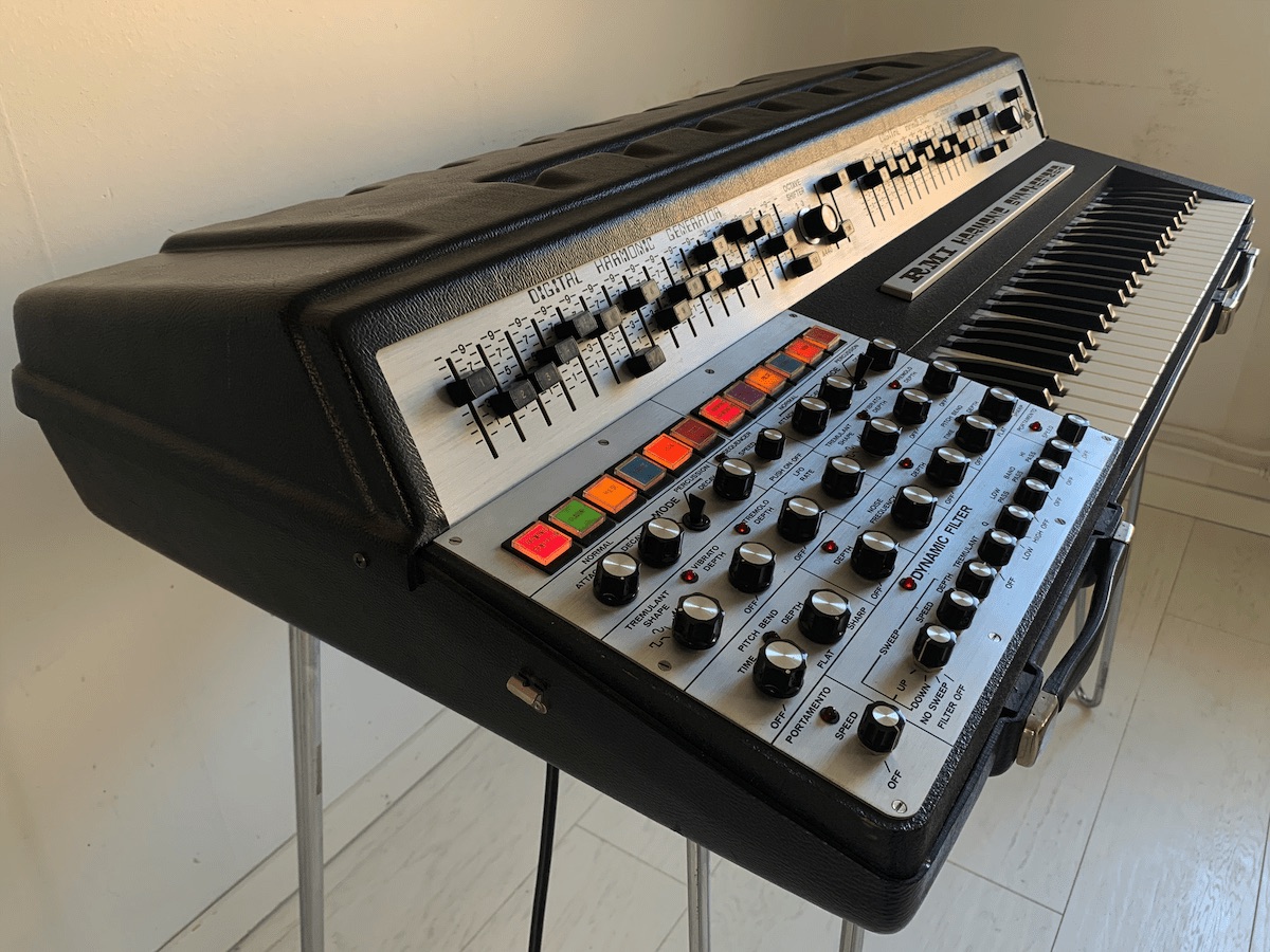 HARMONICS シンセサイザー HARMONICS シンセサイザー